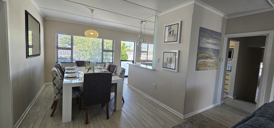 6 Bedroom Property for Sale in Gonubie Eastern Cape